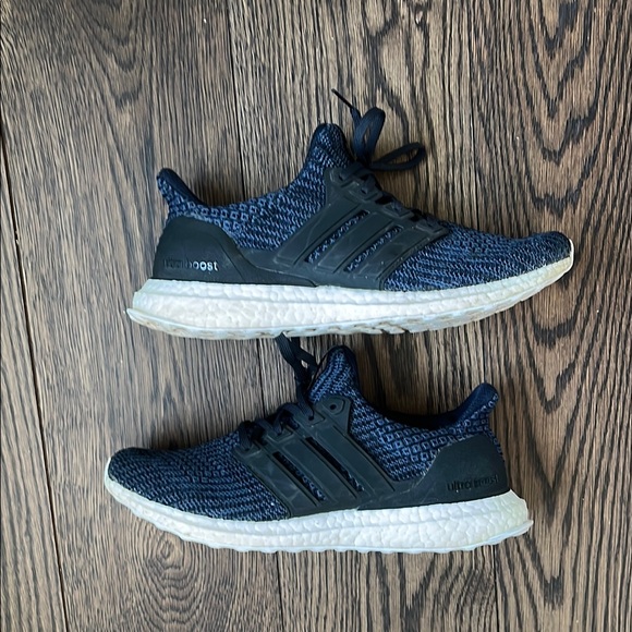 Adidas Ultraboosts - Picture 8 of 11